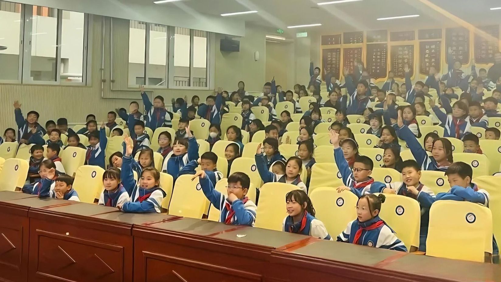 科学教育行业校友会走进中小学开展系列科普活动和公益讲座