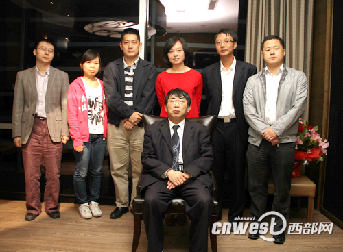 参加孟昭玉拜师宴的“聂门”师徒合影。