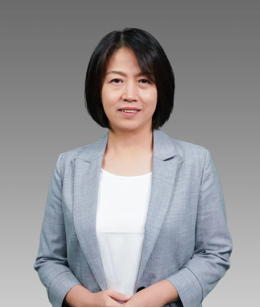 李霞